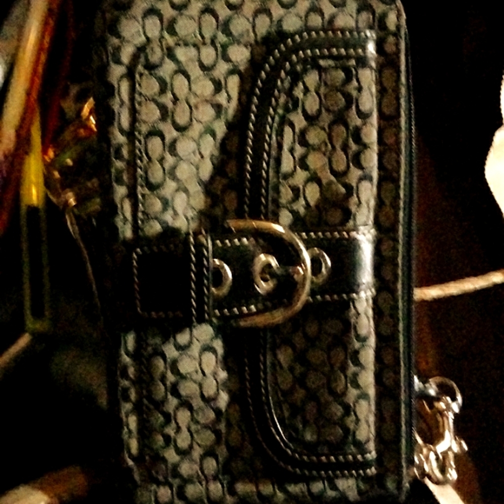 Small COACH wristlet/wallet